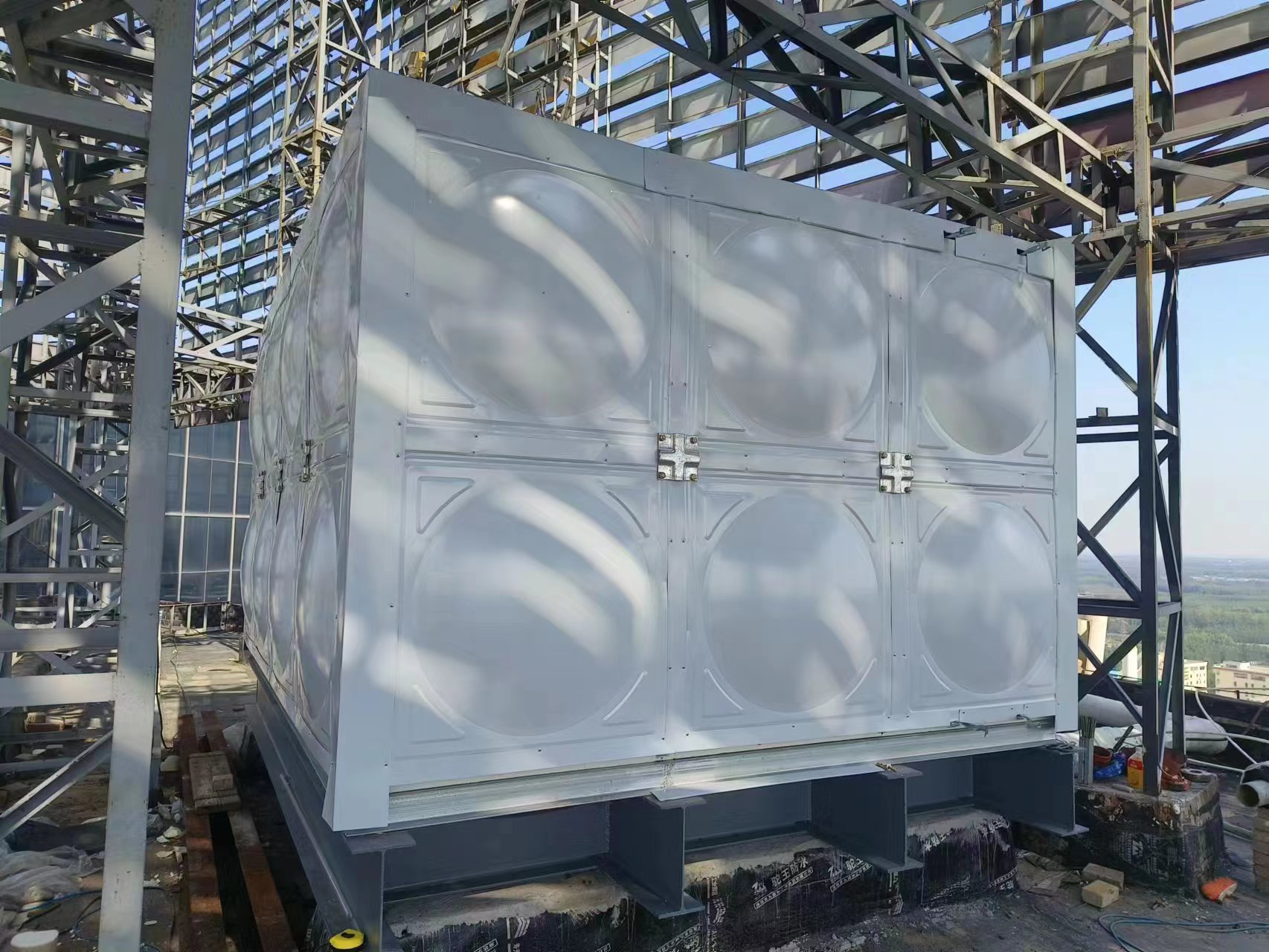 山东德州经济开发区24立方玻璃钢保温水箱